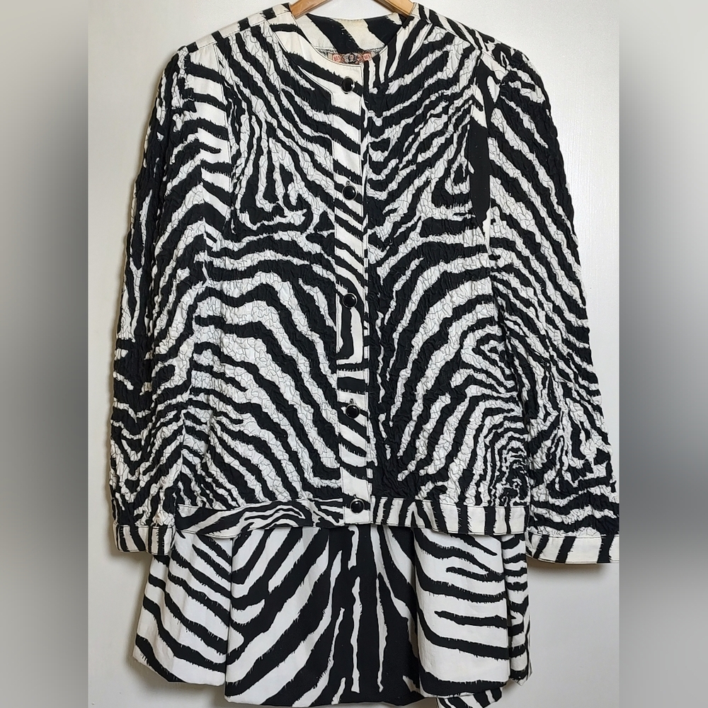 Zebra Print Wrinkled Rich Denim Jacket and Skirt Set By Gene Ewing For Bis Woman - Picture 2 of 15